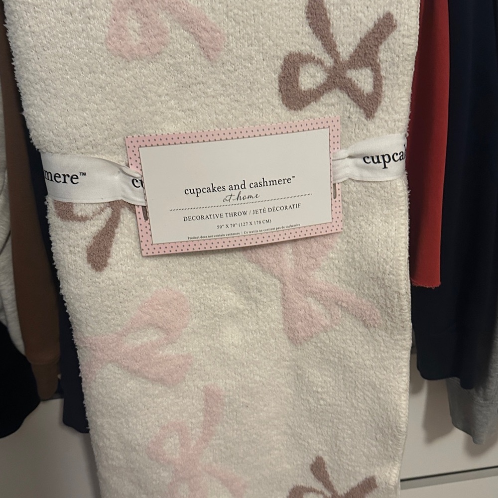 Cupcakes & Cashmere                        Cream with Pink and Brown Bows